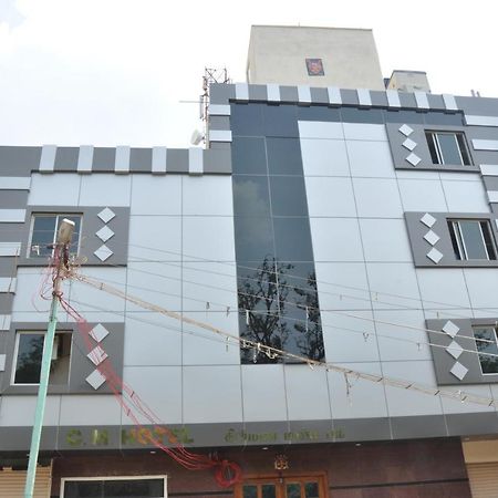 C M Hotel New Wodapatti Екстер'єр фото