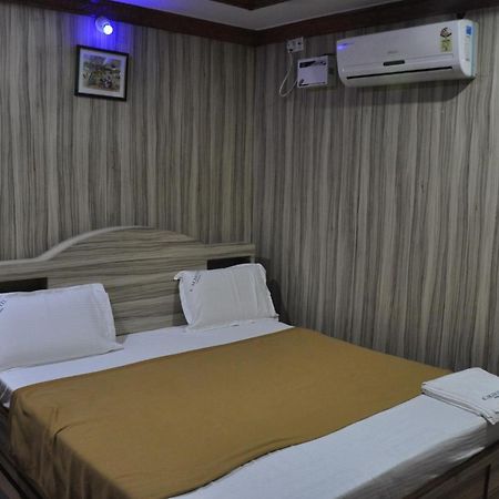 C M Hotel New Wodapatti Екстер'єр фото