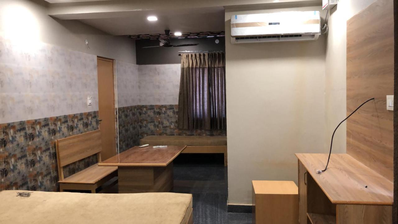 C M Hotel New Wodapatti Екстер'єр фото