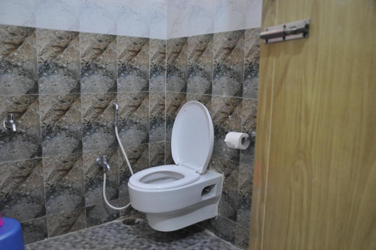 C M Hotel New Wodapatti Екстер'єр фото