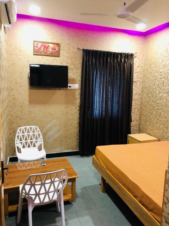 C M Hotel New Wodapatti Екстер'єр фото