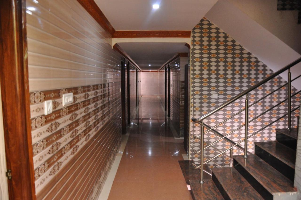 C M Hotel New Wodapatti Екстер'єр фото