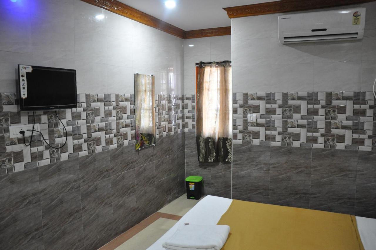C M Hotel New Wodapatti Екстер'єр фото