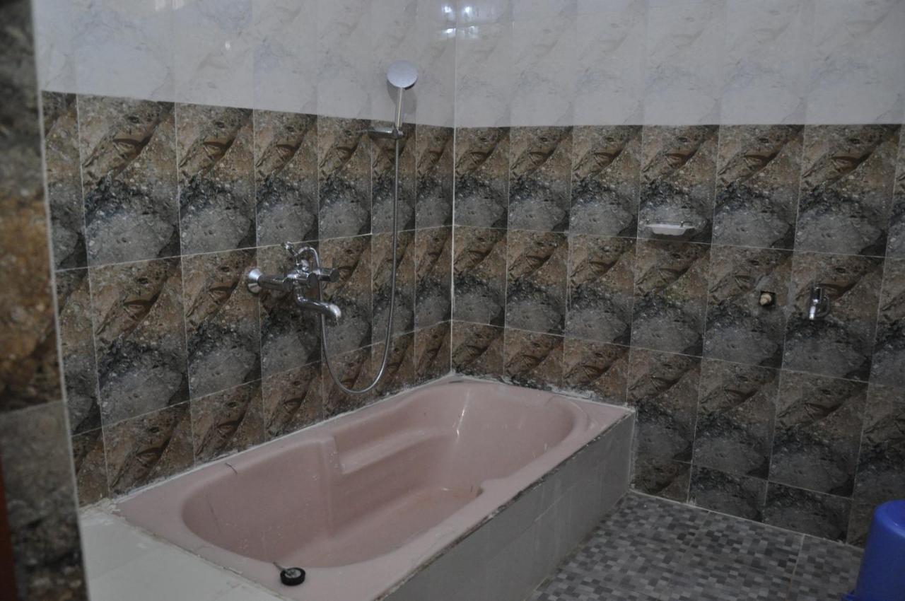 C M Hotel New Wodapatti Екстер'єр фото
