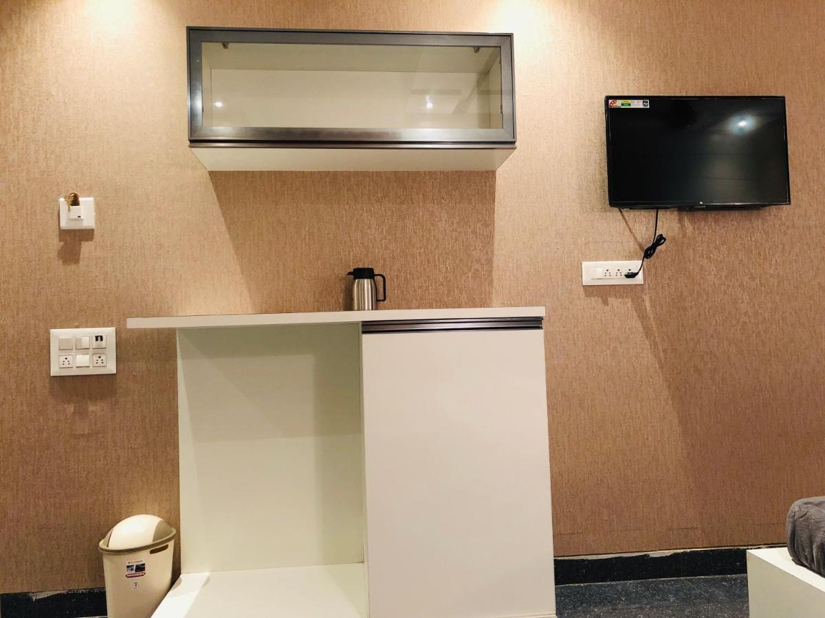 C M Hotel New Wodapatti Екстер'єр фото
