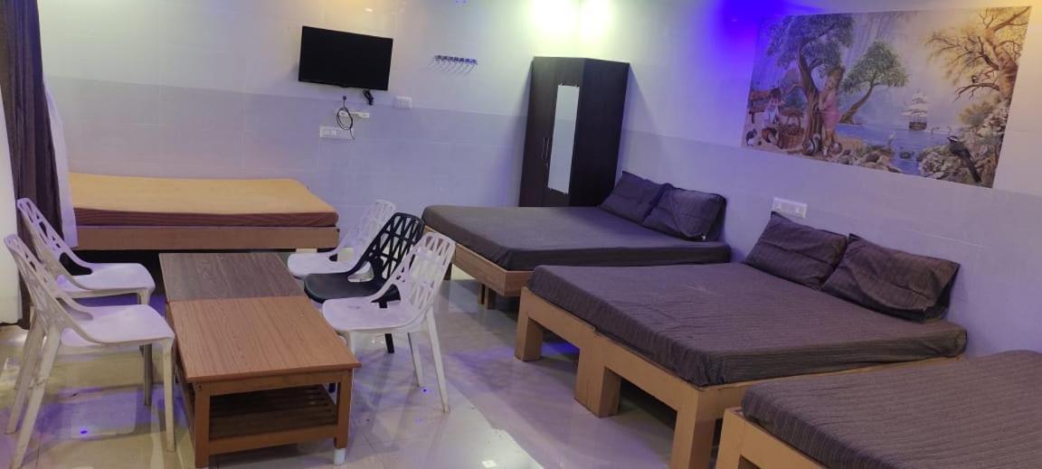 C M Hotel New Wodapatti Екстер'єр фото