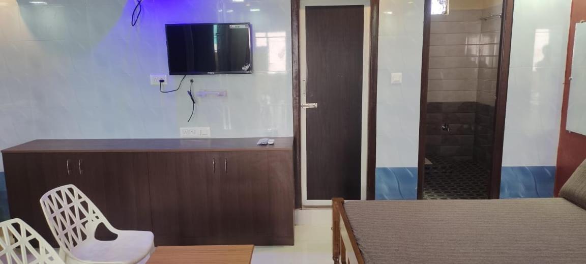 C M Hotel New Wodapatti Екстер'єр фото